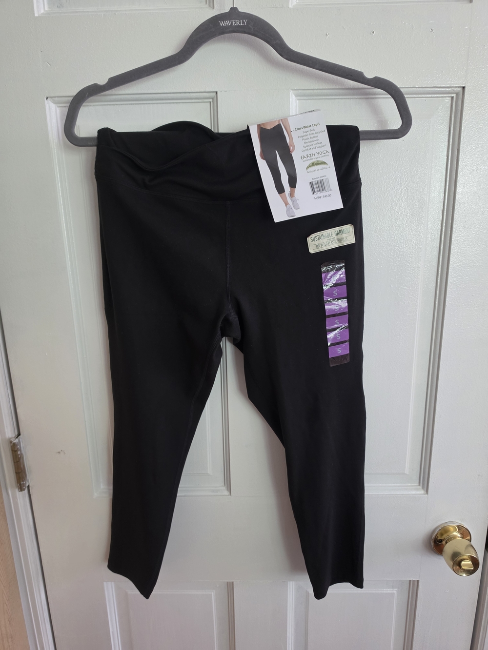 Earth Yoga Black Capri Leggings for Kids